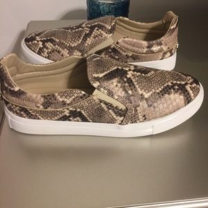 Steve Madden Slip On Sneaker